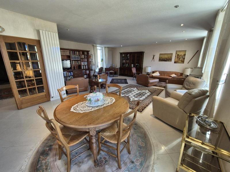 Duplex - 240 m² - 4 pièces