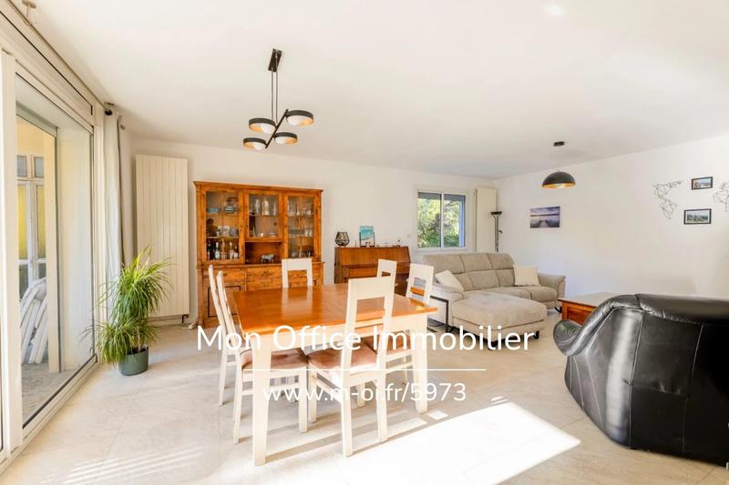 Maison - 200 m² - 5 pièces