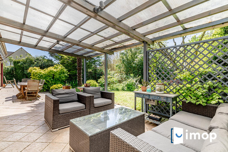 Maison - 225 m² - 7 pièces