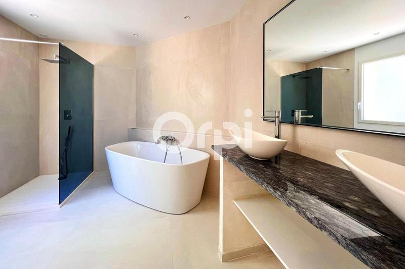 Maison - 208 m² - 5 pièces