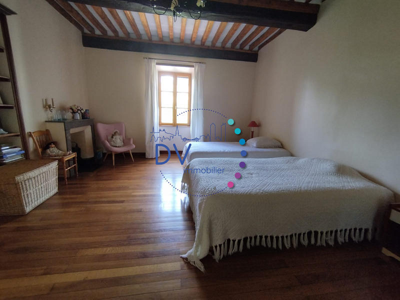 Maison - 221 m² - 9 pièces