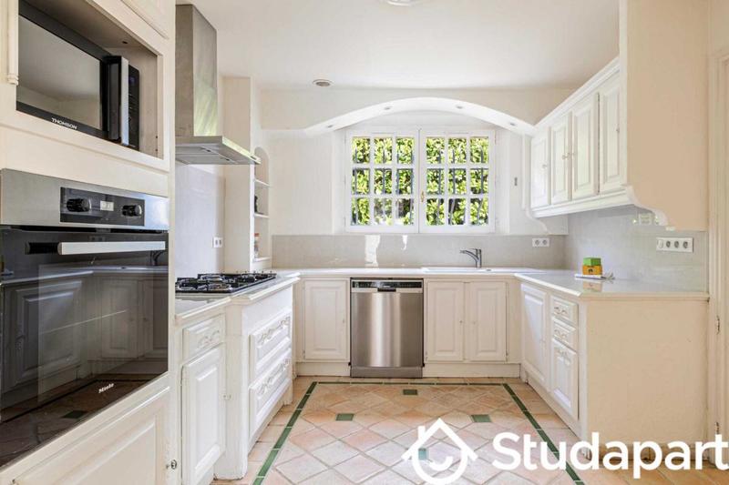 Appartement - 260 m² - 6 pièces