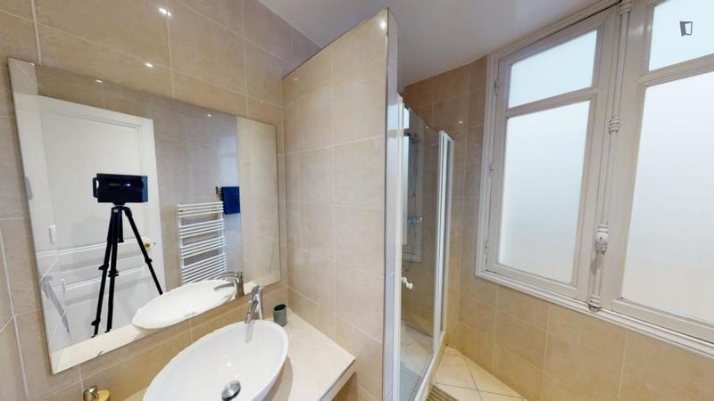 Chambre - 12 m² - 7 pièces