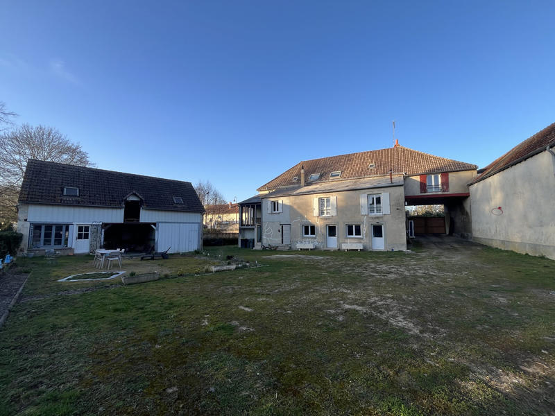 Maison de ville - 293 m² - 11 pièces