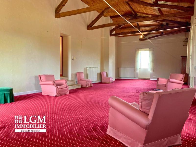 Maison - 213 m² - 3 pièces