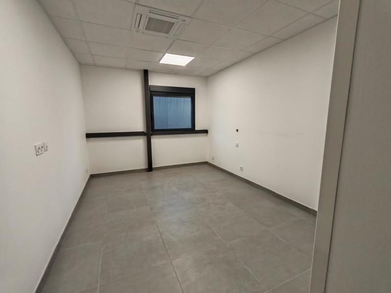 Bureau - 110 m² - 4 pièces