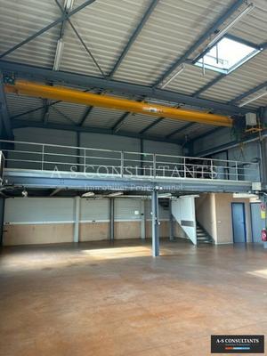 Local d'activité / Entrepôt - 670 m²