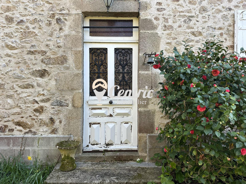 Maison ancienne - 230 m² - 8 pièces