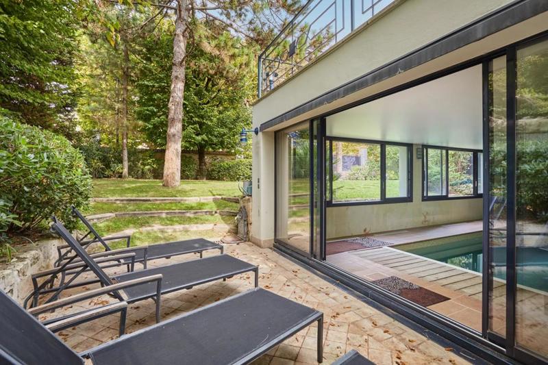 Maison - 400 m² - 10 pièces