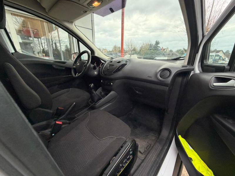 Ford transit courier Van 1.5 TDCi 75ch – Utilitaire Compact 2015 118 000km - Garantie 6 Mois