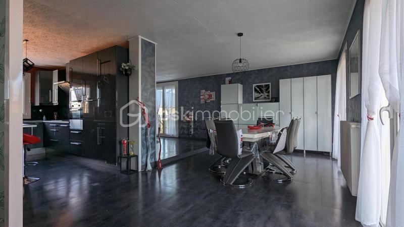 Villa - 135 m² - 8 pièces