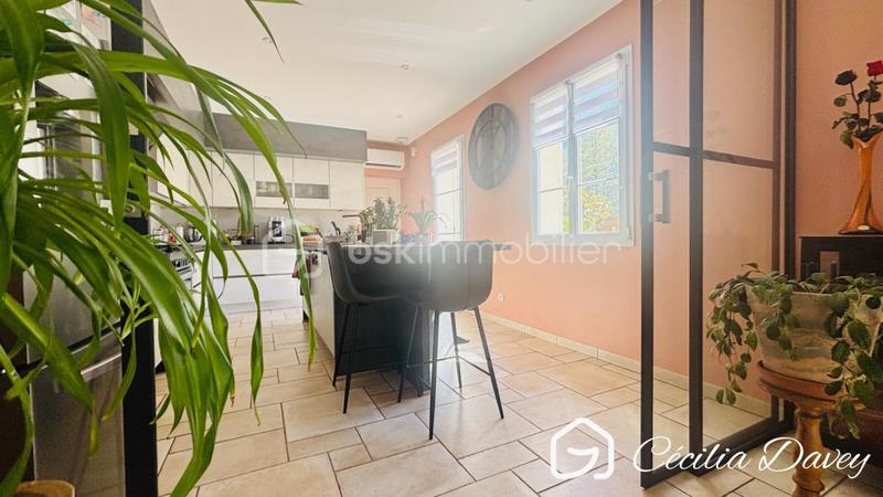 Villa - 225 m² - 8 pièces