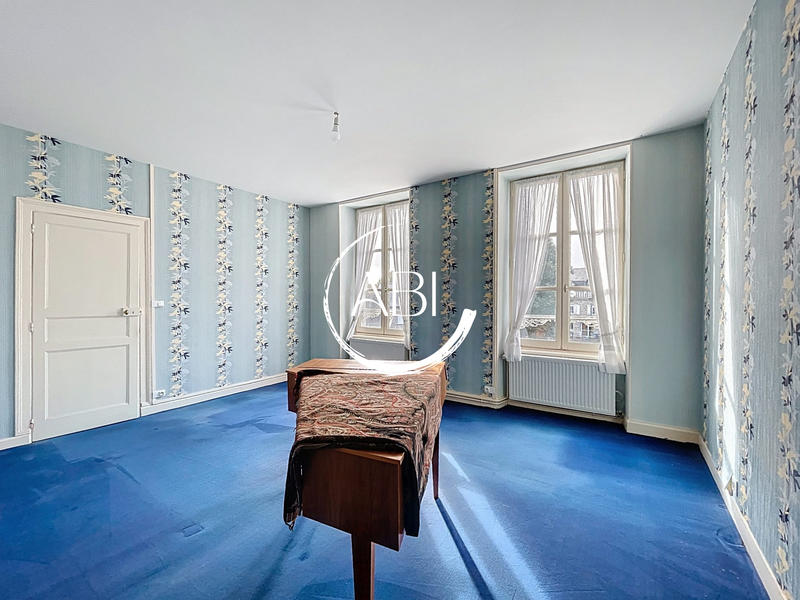 Maison - 200 m² - 11 pièces