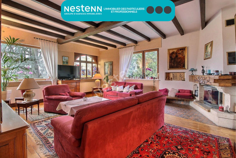 Maison - 222 m² - 8 pièces