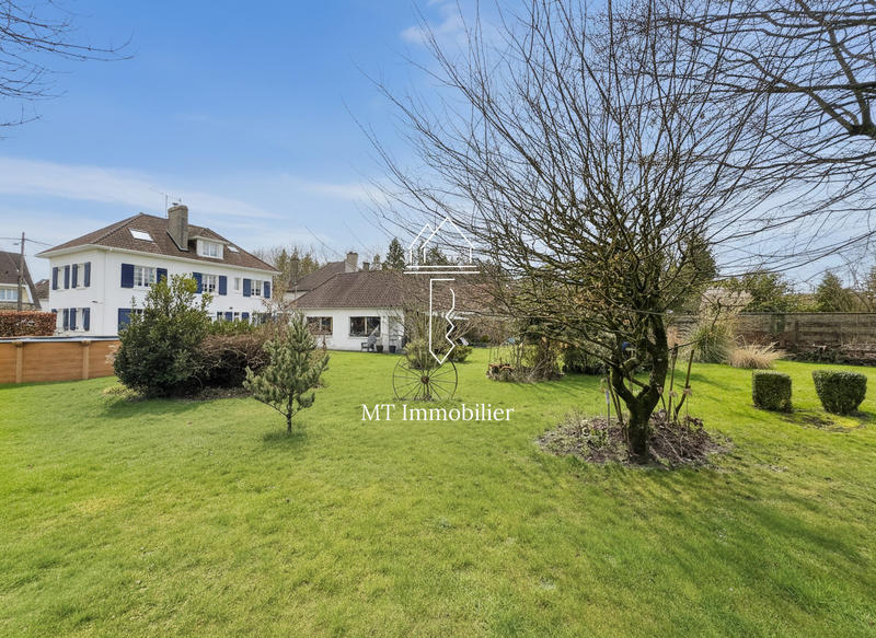 Maison - 181 m² - 8 pièces