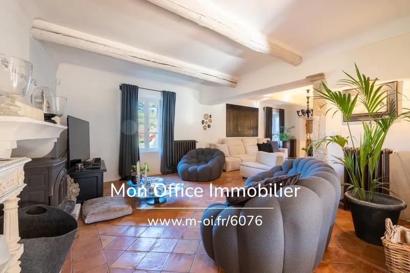 Propriété - 380 m² - 13 pièces