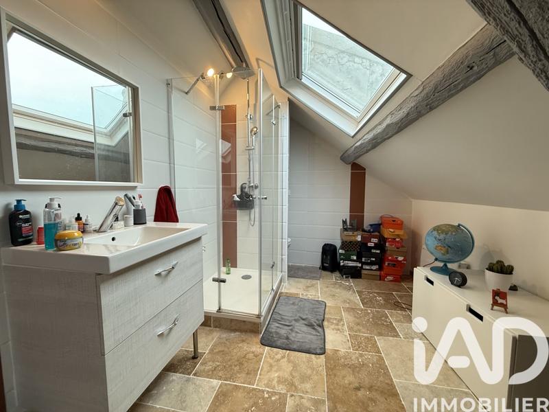 Maison - 207 m² - 7 pièces