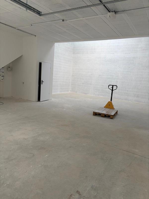 Entrepôt - 154 m²