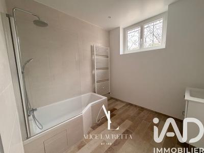 Appartement - 210 m² - 6 pièces