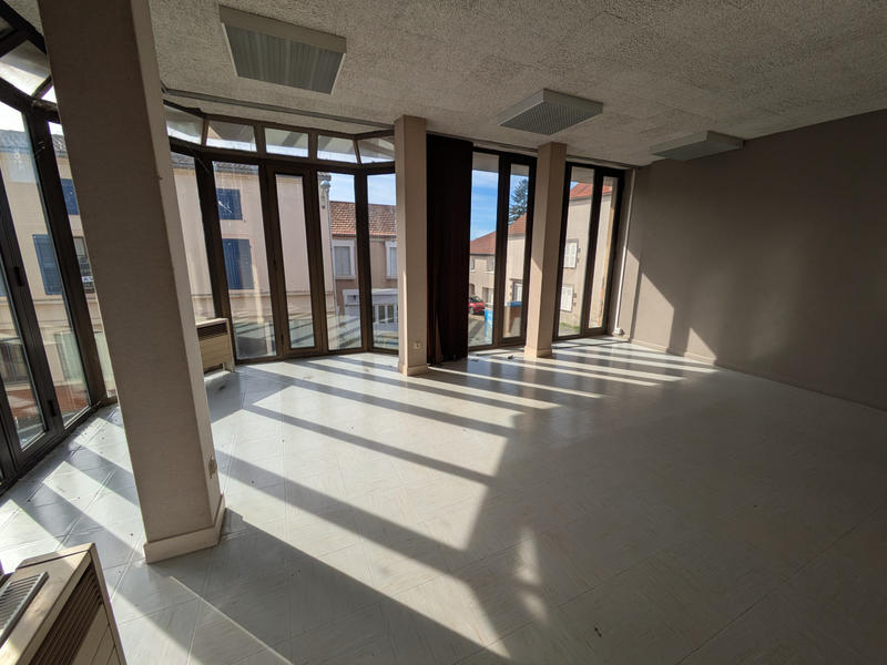 Local commercial - 286 m² - 9 pièces