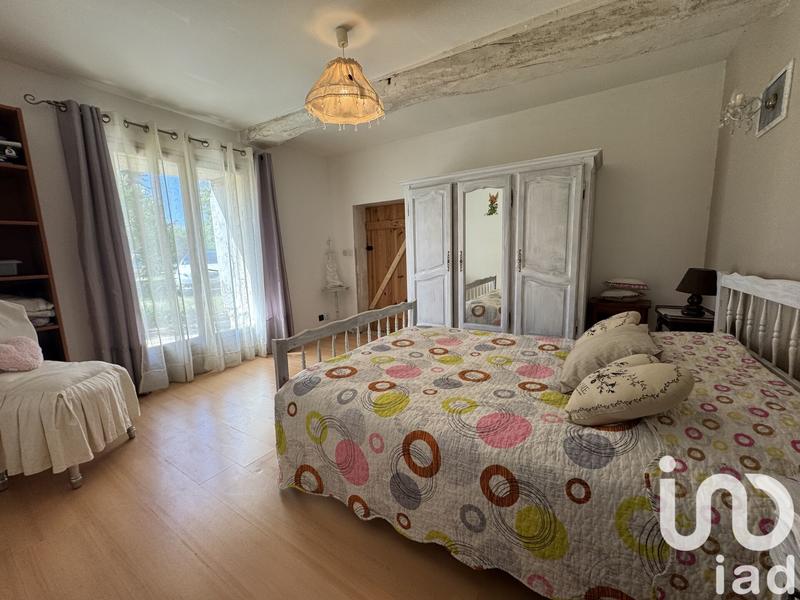 Maison - 203 m² - 9 pièces