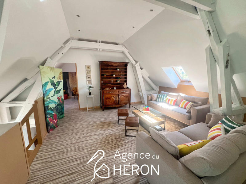 Maison - 143 m² - 8 pièces