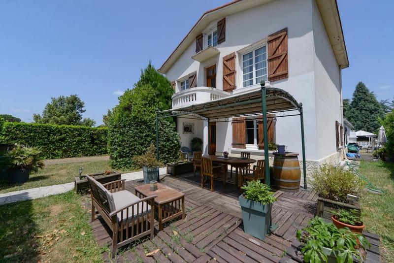 Maison - 172 m² - 8 pièces