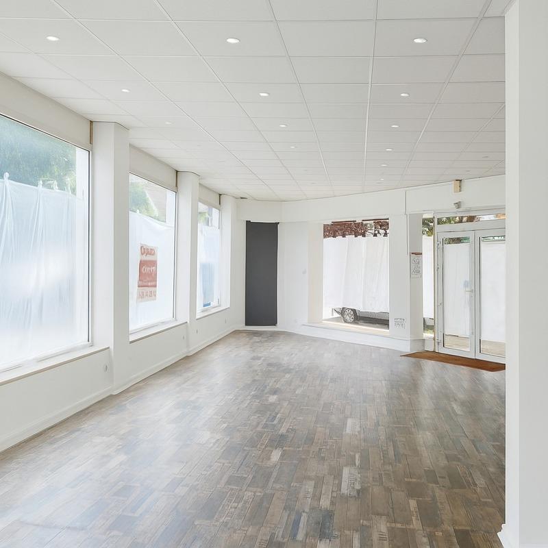 Local commercial - 150 m² - 5 pièces