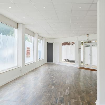 Local commercial - 150 m² - 5 pièces