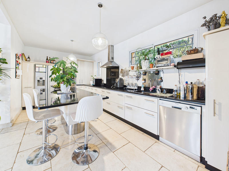 Maison - 210 m² - 5 pièces