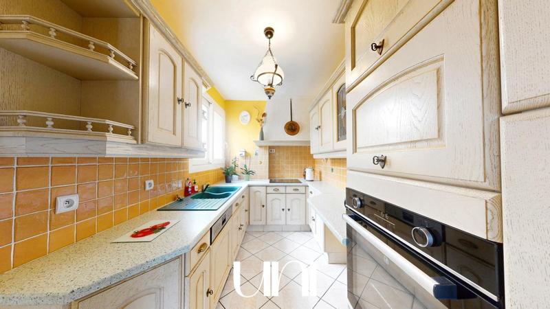 Maison - 127 m² - 6 pièces