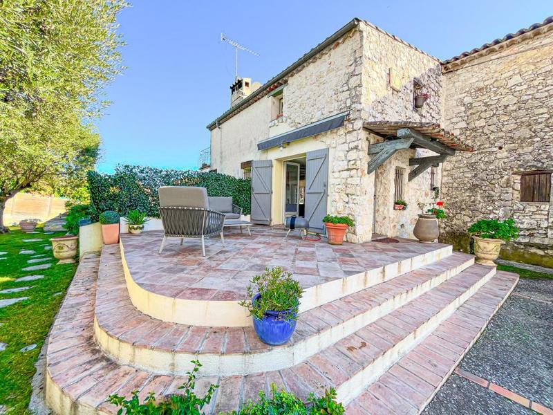 Propriété - 164 m² - 7 pièces