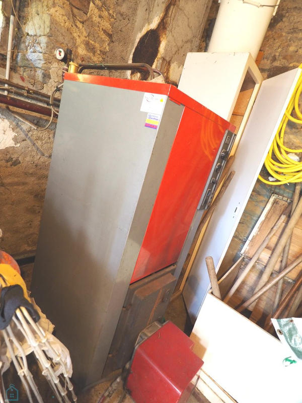 Maison - 248 m² - 8 pièces