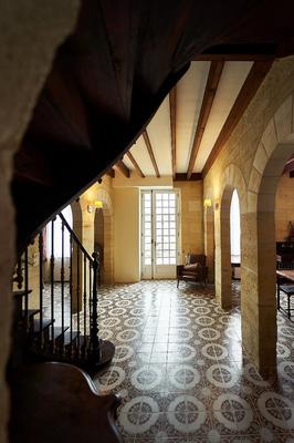 Maison - 342 m² - 8 pièces