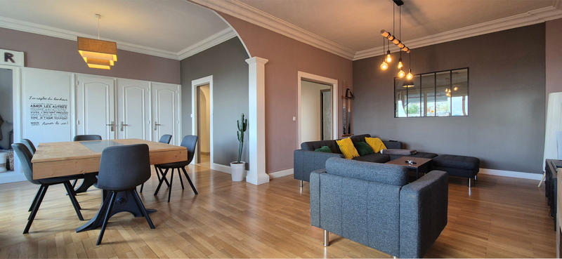 Maison - 401 m² - 10 pièces