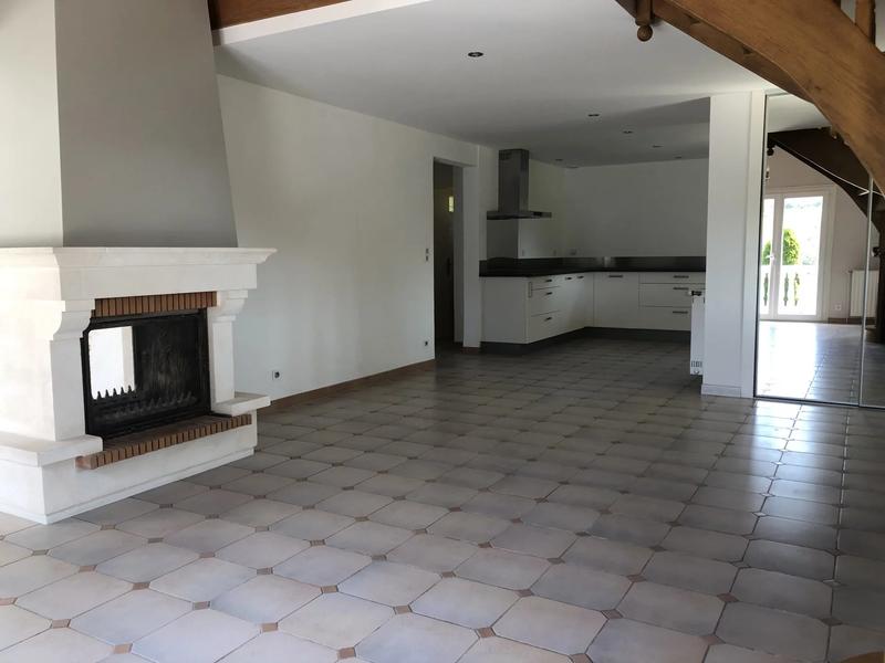 Maison - 205 m² - 7 pièces