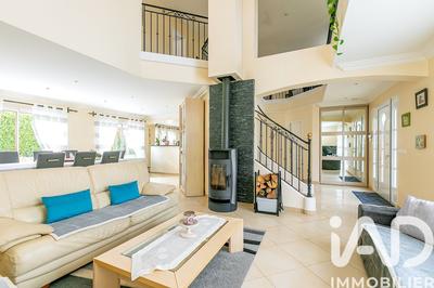 Maison - 213 m² - 7 pièces