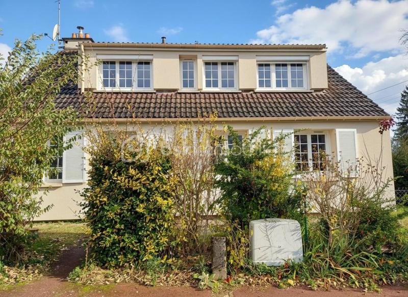 Maison traditionnelle - 121 m² - 6 pièces