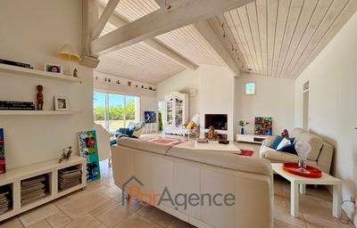 Maison - 204 m² - 5 pièces