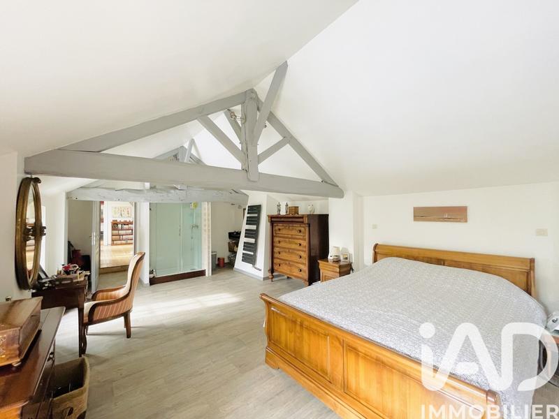 Maison - 230 m² - 9 pièces