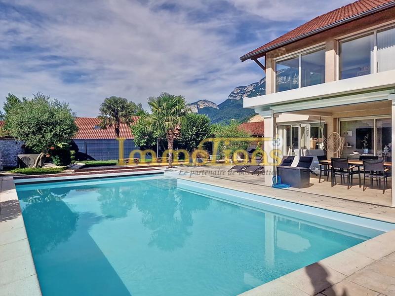 Maison - 166 m² - 6 pièces