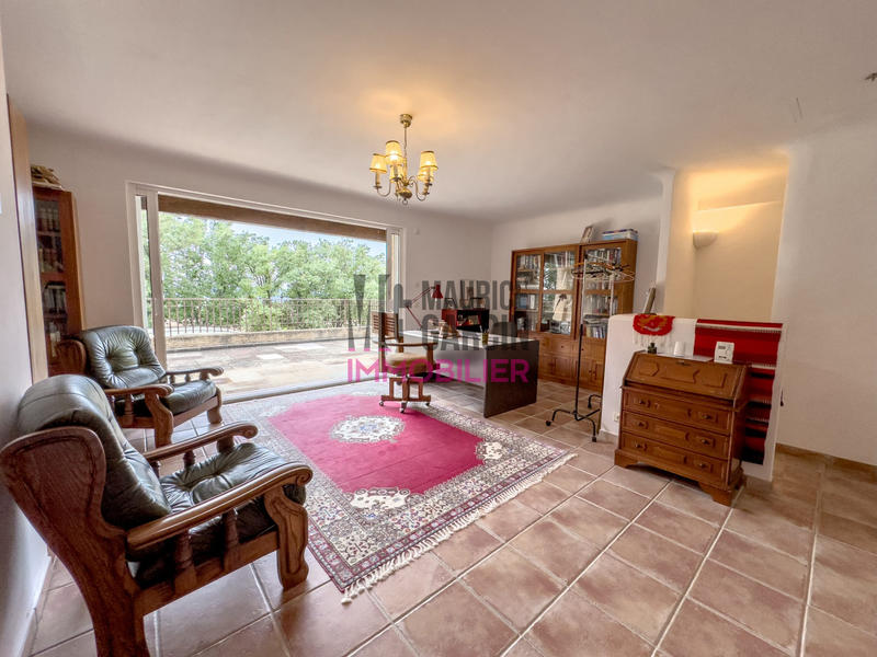 Maison - 250 m² - 9 pièces