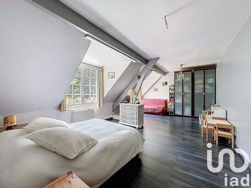 Maison - 270 m² - 9 pièces