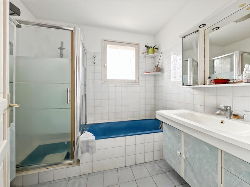 Maison - 216 m² - 8 pièces