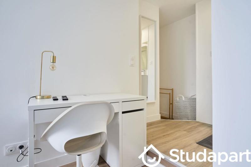 Chambre - 10 m² - 1 pièce