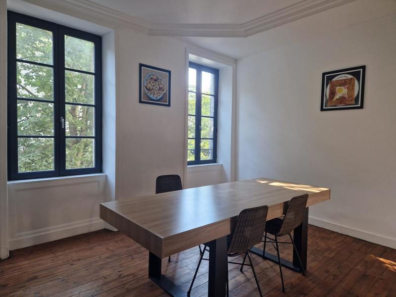 Bureau - 94 m² - 4 pièces