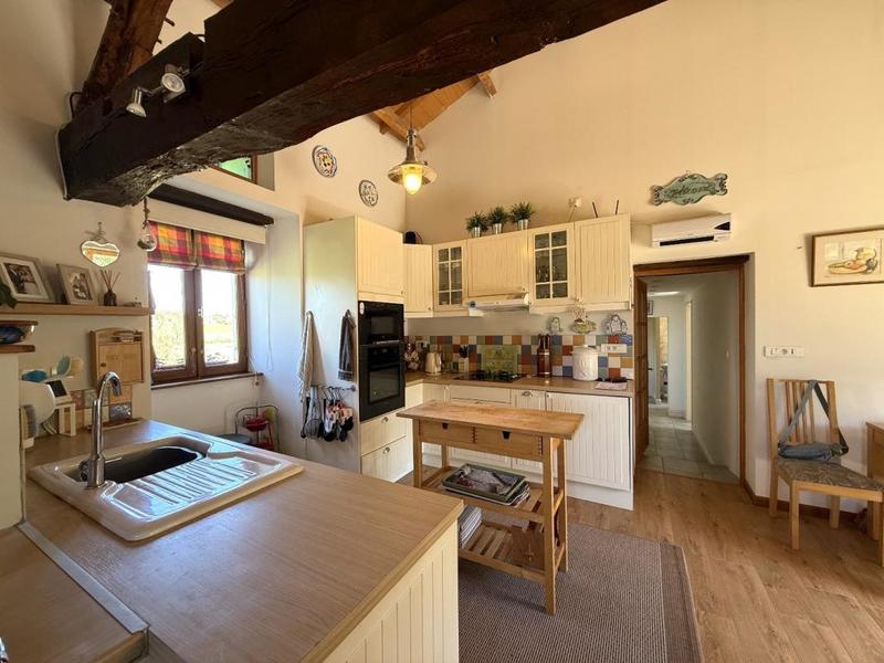 Maison - 220 m² - 6 pièces