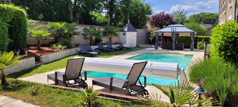 Propriété - 221 m² - 9 pièces