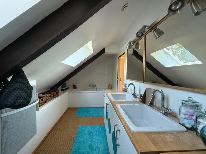 Maison en pierre - 205 m² - 8 pièces