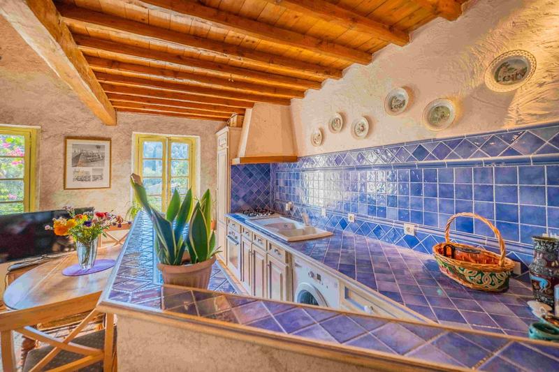 Maison - 253 m² - 9 pièces